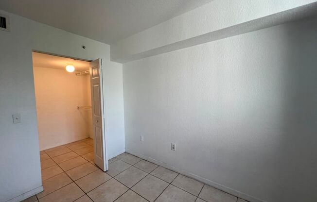 3 beds, 2 baths, 1,079 sqft, $2,600, Unit 13820-306