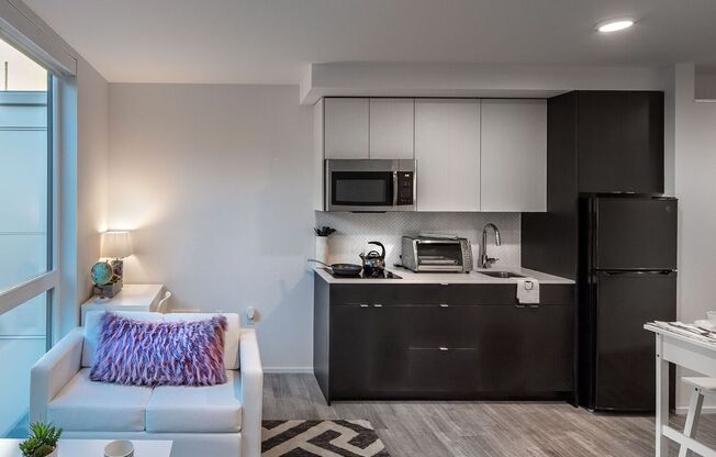 Pike Flats | 722 E Pike St