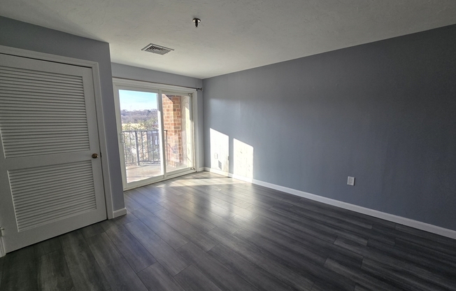 2 beds, 2 baths, 852 sqft, $2,380, Unit 502