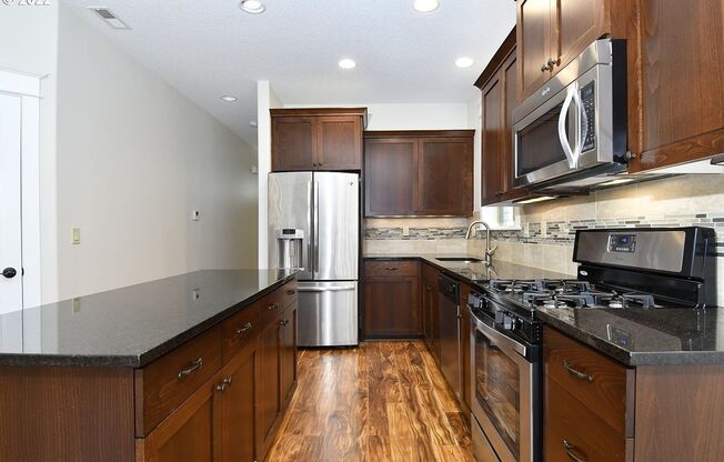 3 beds, 2.5 baths, $2,595