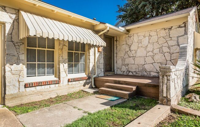 Austin Stone Cottage in Stonewall Park