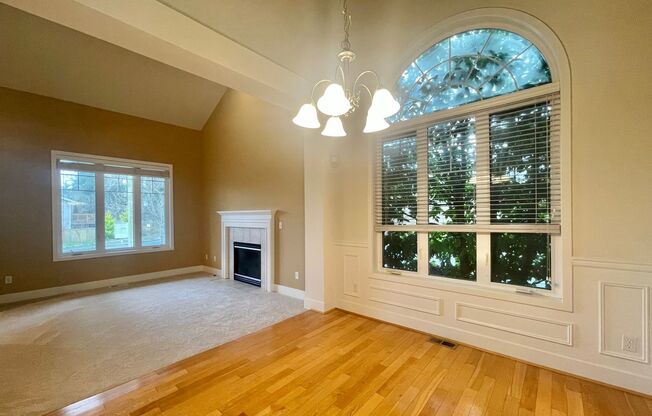 Charming Home in quiet Sunset Landing Community, Edmonds!