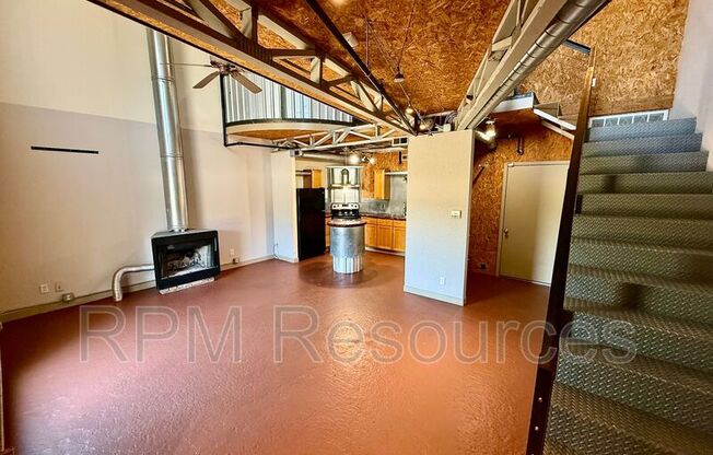 300 Summit Ridge C