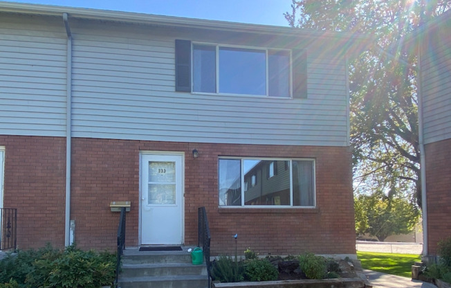 Three bed, one and a half bath townhouse in Idaho Falls