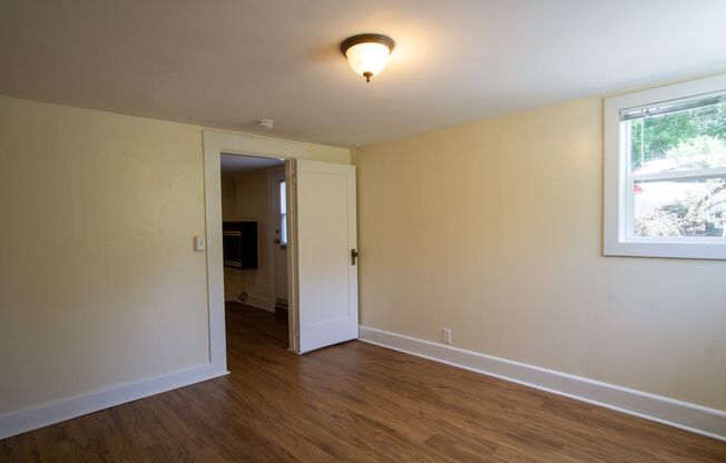 1 bed, 1 bath, $1,299, Unit 12