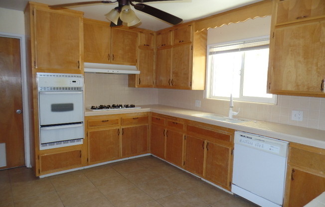 3 beds, 2 baths, $2,050