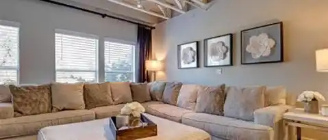 1616 ELGIN ST