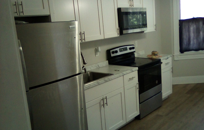 325 CEDAR AVE