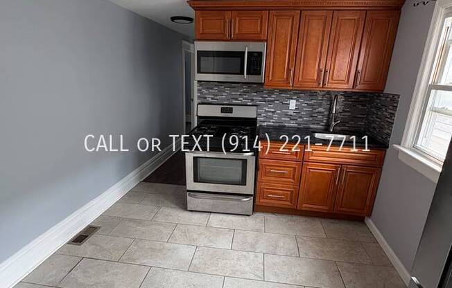 352 S 10 AVE
