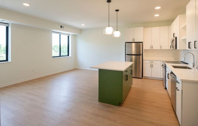 1 bed, 1 bath, 706 sqft, $1,633, Unit 405