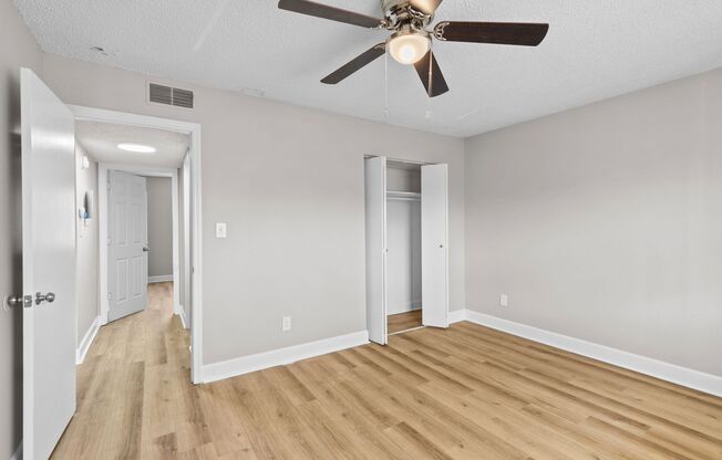 2 beds, 1 bath, 960 sqft, $949