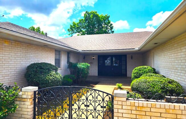 2224 NW 49th St