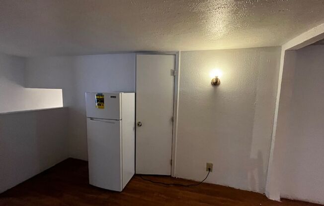 2 beds, 1 bath, 1,100 sqft, $1,400, Unit 5110 - PH