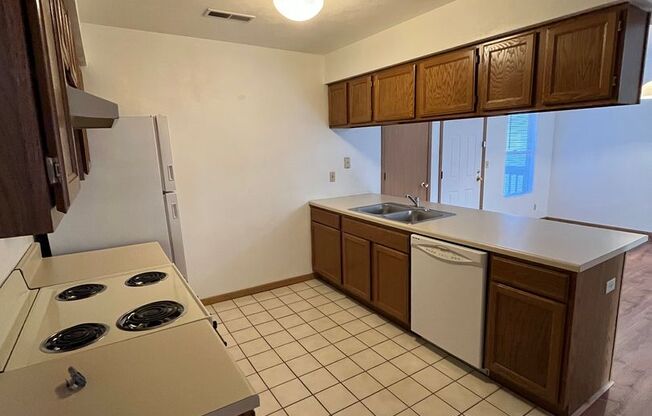 2 beds, 1 bath, $1,175