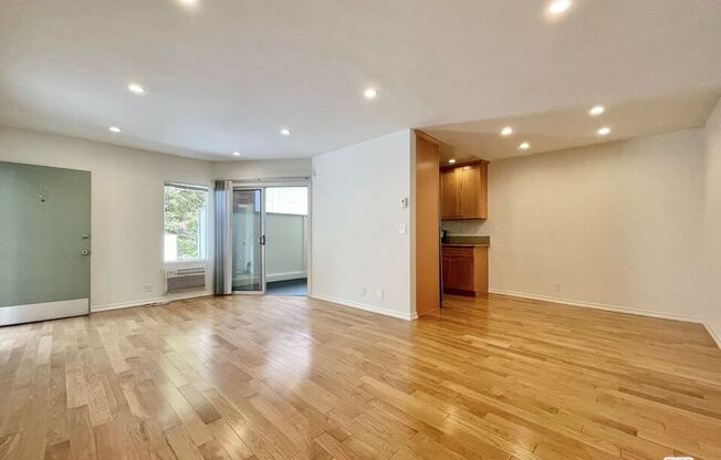 929 N SAN VICENTE BLVD