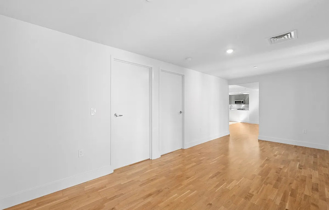 2 beds, 1 bath, $4,250, Unit 221A