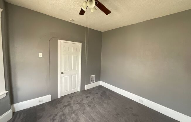 2 beds, 1 bath, $1,099, Unit 4416 Gamma Avenue Up