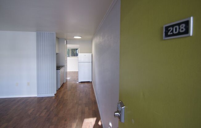 1 bed, 1 bath, 393 sqft, $1,195, Unit 208