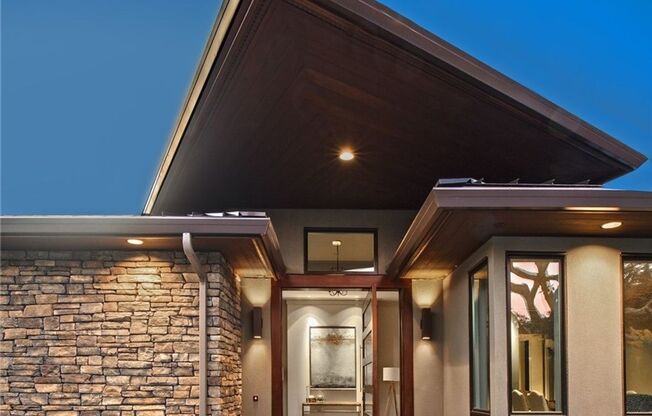 6Bd/6.5Ba Clyde Hill House
