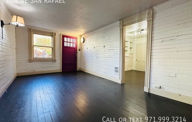 604 NE SAN RAFAEL ST