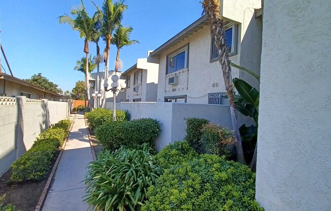 Large Bright 2bd/1ba Units near Downtown Buena Park