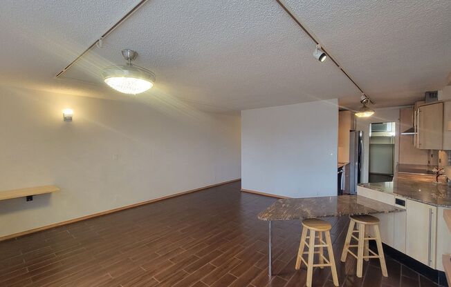 1 bed, 1 bath, $2,500