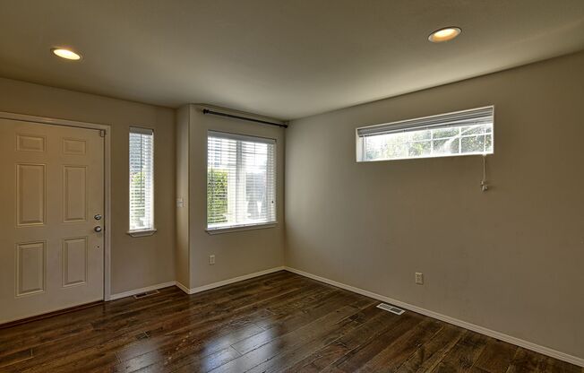 Spacious Craftsman Style Home - Pet Friendly!