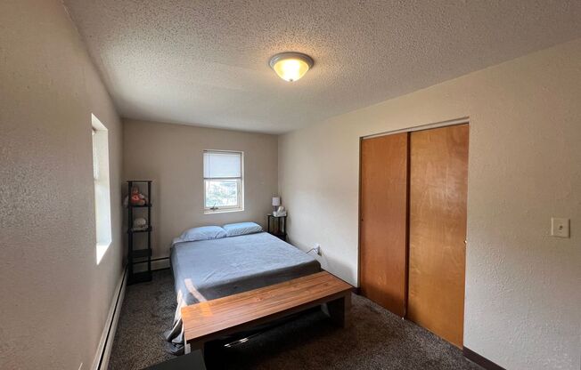 2 beds, 1 bath, $895