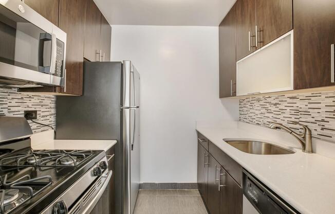 300 MERCER ST