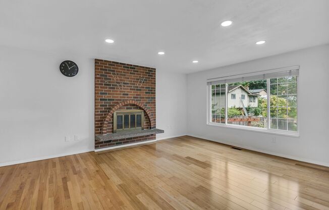 Three bedroom plus bonus room, and 2.5 bathroom Kent oasis