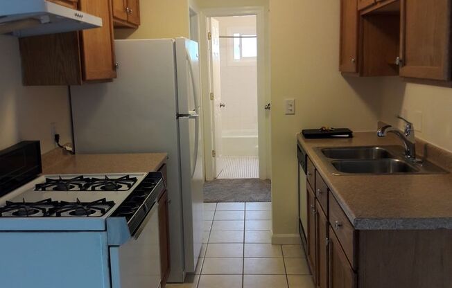 1 bed, 1 bath, 650 sqft, $1,100