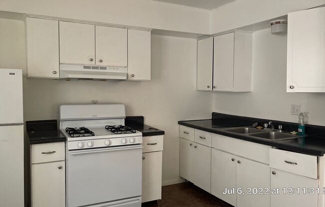 2 beds, 1 bath, 750 sqft, $950, Unit 600 #4