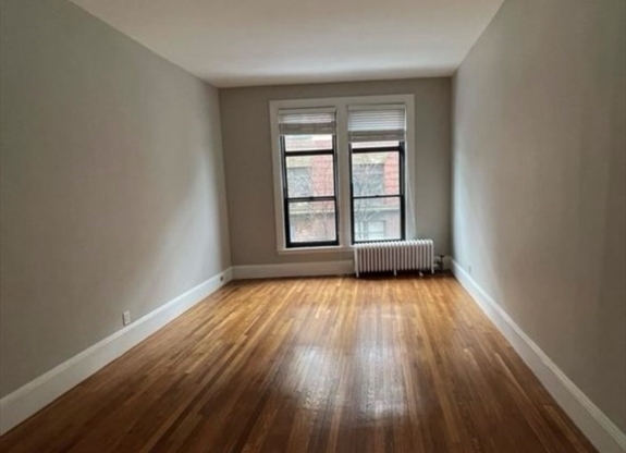 1 bed, 1 bath, 650 sqft, $2,700, Unit 105