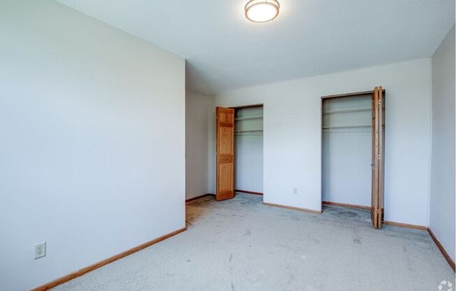2 beds, 1 bath, 1,000 sqft, $1,299, Unit 3737-204