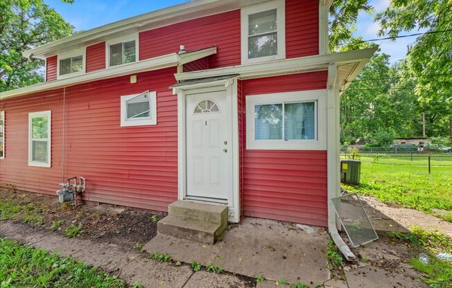 1138 W 36th St