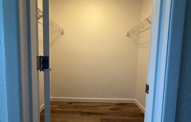 3 beds, 2 baths, 985 sqft, $2,375, Unit 401