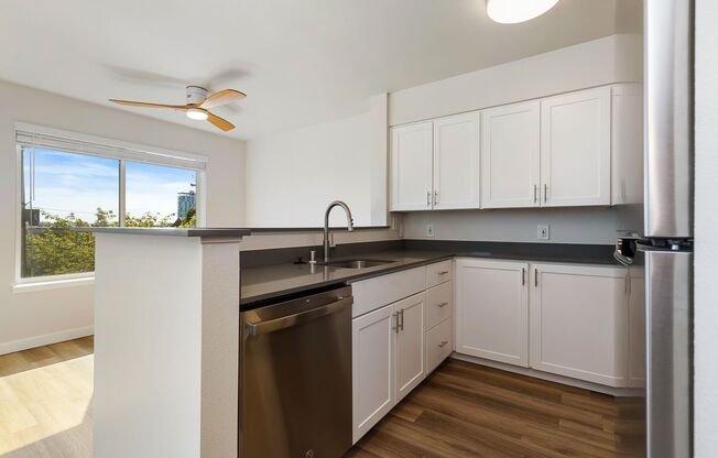 2 beds, 2 baths, 1,005 sqft, $2,795, Unit 402