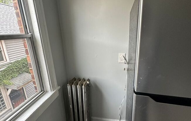 Studio, 1 bath, 600 sqft, $895, Unit Unit 6