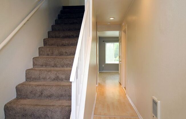 Fantastic 2 Bedroom, 2.5 Bathroom Orchard Hills Townhouse