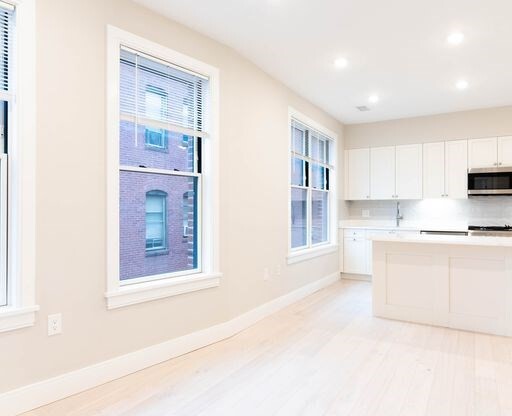 1 bed, 1 bath, 695 sqft, $3,375, Unit 303