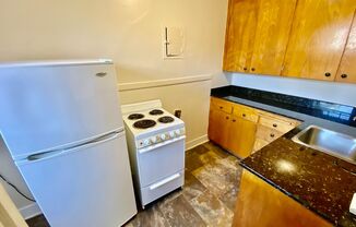 Studio, 1 bath, 325 sqft, $1,195, Unit 109