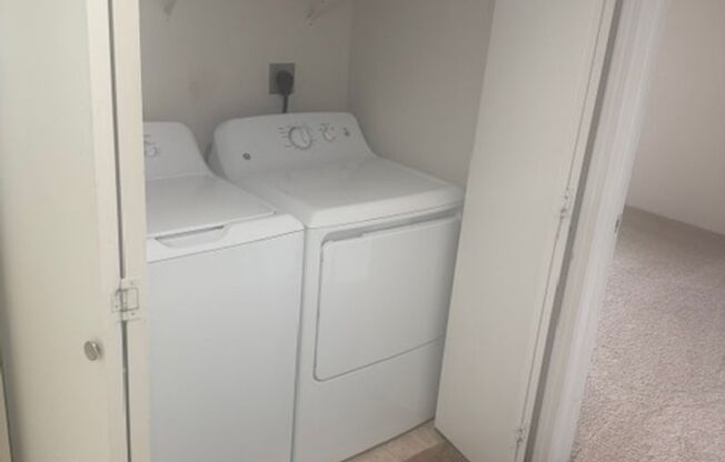 1 bed, 1 bath, 721 sqft, $1,395, Unit 7-106