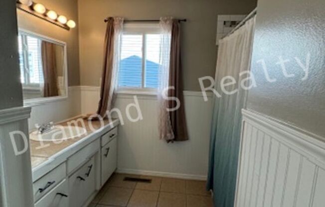 4 beds, 2 baths, $1,500