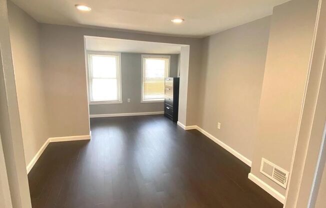 2 beds, 1 bath, $1,599