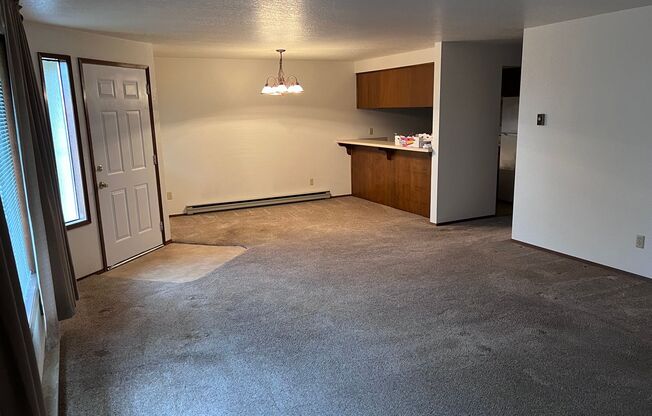 2 beds, 1 bath, $1,800