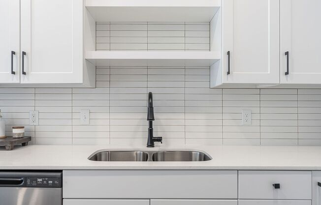 2 beds, 2 baths, 1,029 sqft, $1,775, Unit 1-204