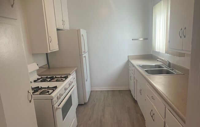 Spacious 1 Bed 1 Bath Move In Ready!