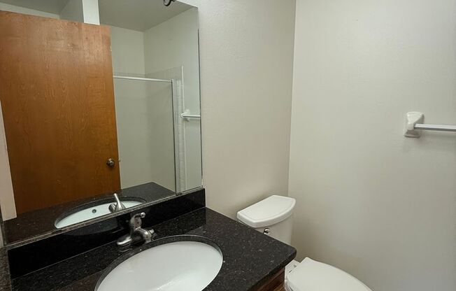 2 beds, 2 baths, 950 sqft, $1,625, Unit 7657CA