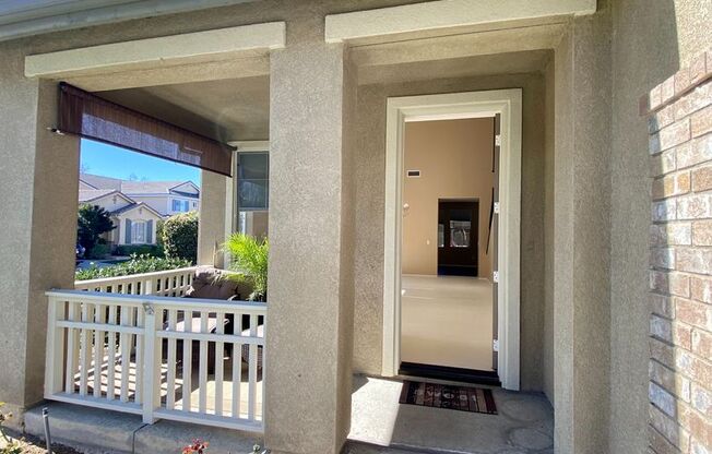 Simi Valley - Large updated home in family neighborhood!