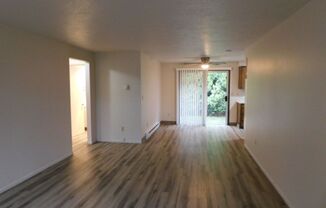 2 beds, 1 bath, 850 sqft, $1,475, Unit 3902